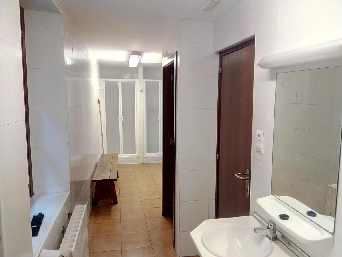 Albergue De Canfranc Estacion Luaran gambar