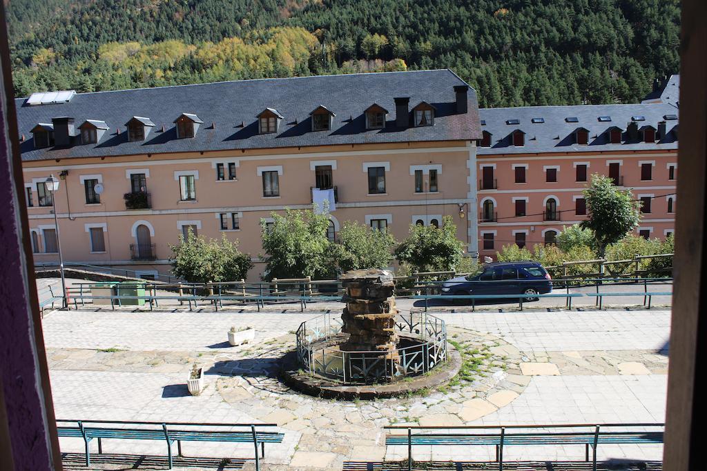 Albergue De Canfranc Estacion Bilik gambar