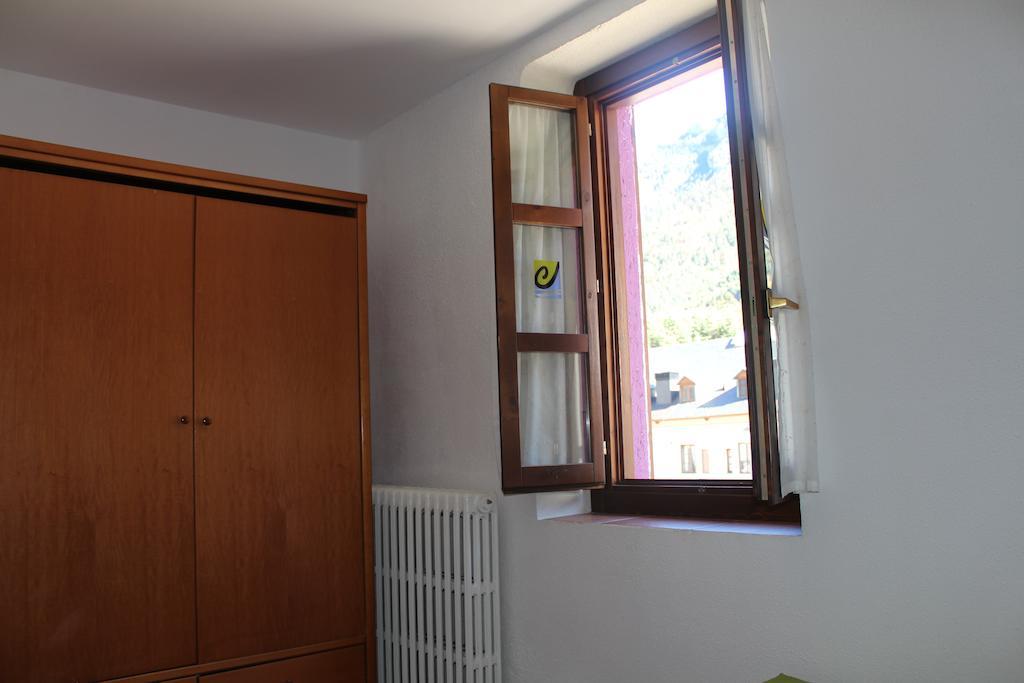 Albergue De Canfranc Estacion Bilik gambar